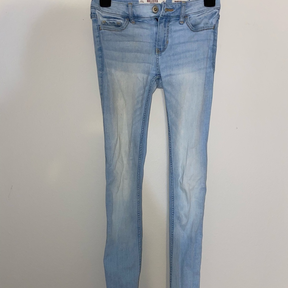 Light washed skinny jeans